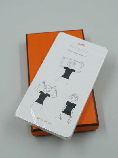 null HERMES Paris.

Set of cards to tie. Boxed.

(new, in blister pack).