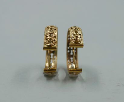 null Pair of 18k yellow gold hoop earrings. 

Weight : 5,80gr.