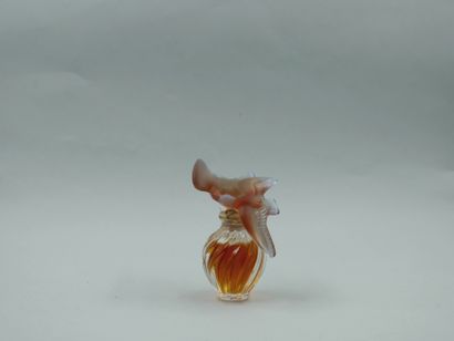 null Nina Ricci and LALIQUE for L'Air du Temps (1948). 

Twisted urn-shaped bottle,...