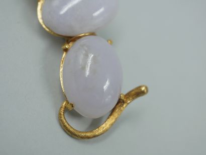 null Broche en or jaune 14k en forme de chat, le corps et la tête en quartz rose...