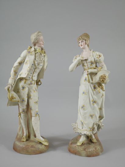 null Couple in polychrome and gilded porcelain. 

Mark under the base. 

Height:...