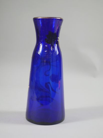 null 
Small vase in blown glass blue night with decoration in the style art nouveau...