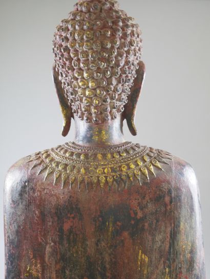 null 
THAILAND 20th century.





Buddha in gilded wood and polychrome.





Height:...