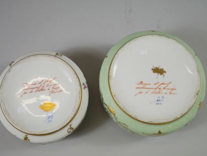 null Camille LE TALLEC (1906-1991) in Paris

Two hard porcelain bonbonnières, one...