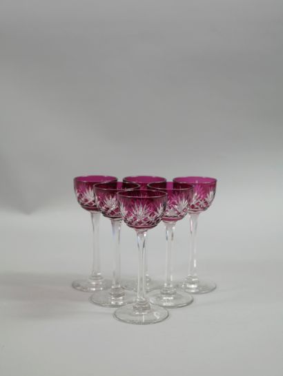 null SAINT LOUIS. 

Massenet" model, six liqueur glasses on a foot in purplish cut...