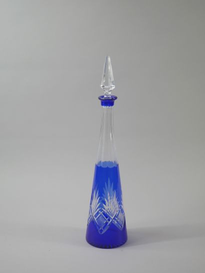 null In the taste of SAINT-LOUIS;

Blue cut crystal decanter and its stopper.

Height....