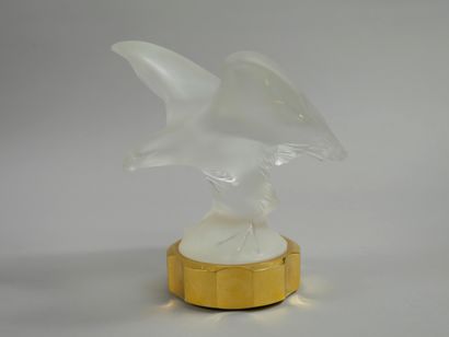 null LALIQUE France. 

Lalique Mascot 

Satin-finish moulded glass

Signed Lalique...