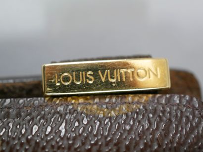 null LOUIS VUITTON. 

Telephone case. 

As is.