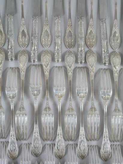 null Victor BOIVIN, Son. Paris XXth century. 

Silver flatware set 950mil, 178 pieces,...