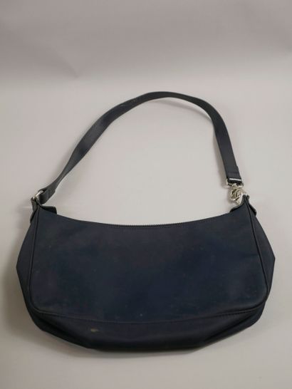 null Lot of LONGCHAMPS/ POURCHET bags. Leather and navy blue canvas. (In the sta...