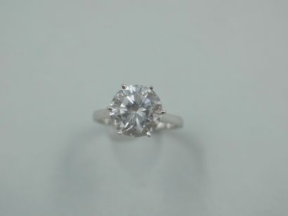 null 18k white gold ring with a round white spinel weighing approximately 4.50cts....