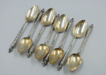 null Eight vermeil mocha spoons with floral decoration. 

Weight : 124,80gr.