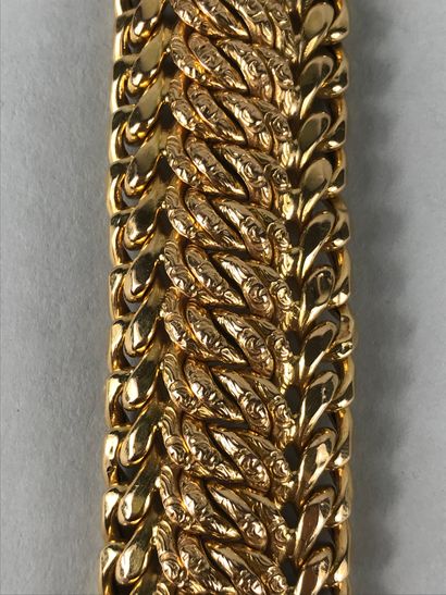 null Bracelet in 18k yellow gold with interlaced mesh. 

Work of the 1960s. 

Weight...