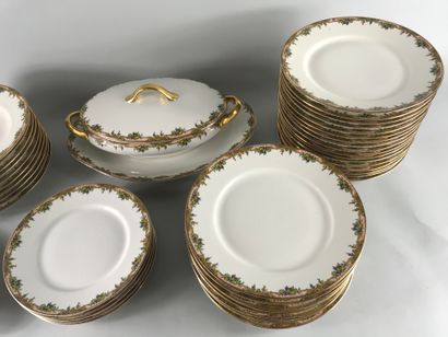 null LIMOGES 

Part of table service in porcelain with fruit decorations including:...