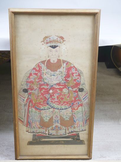 null CHINE, XIXè siècle. 

Portrait d'une femme noble âgée, assise, figurée dans...