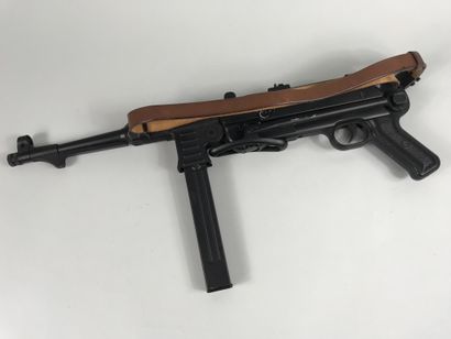 null AGM - Automatic Electric Gun (AEG) 

MP40 

Cal. 6 mm. BB 

Equipped with a...