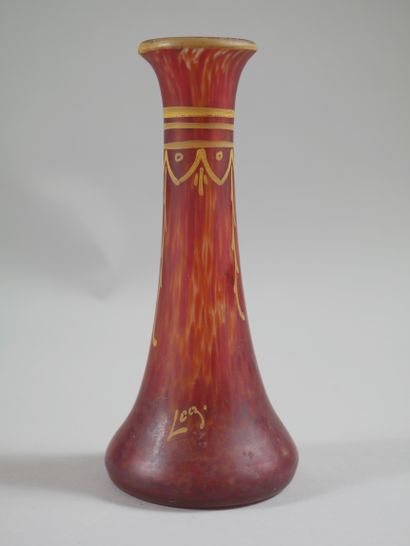 null LEGRAS François-Théodore (1839-1916) 

Small soliflore vase in tangerine speckled...