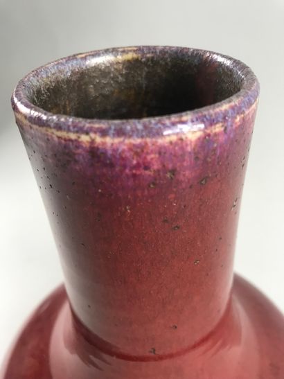 null CHINE, XVIIIème, XIXème siècle.

Vase « tianqiuping » en céramique émaillée...