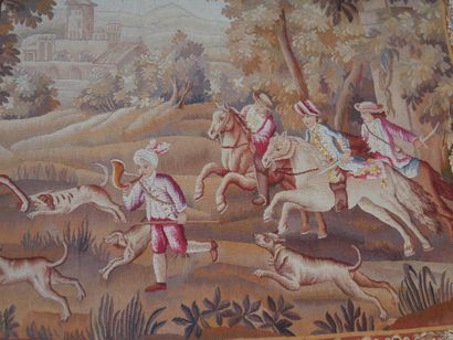 null AUBUSSON, XIXème siècle. Belle tapisserie à décor de chasse aux cavaliers. 

(Doublée).

114...