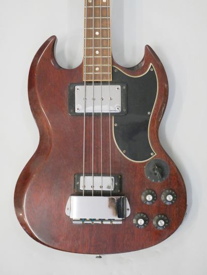 null Guitare électrique basse de marque GIBSON made in USA, modèle EB3 ca.1973. Avec...