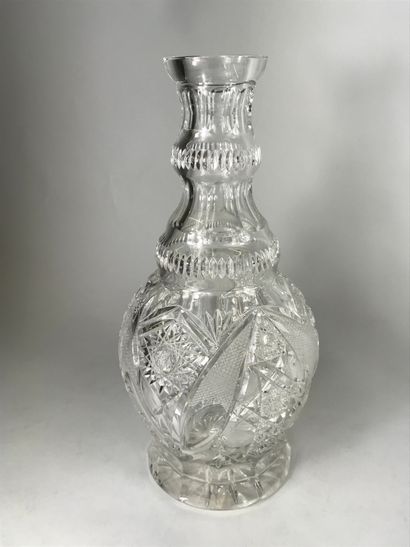 null BOHEME. 

Important carafe of shape gourd out of cut crystal. With its stopper....