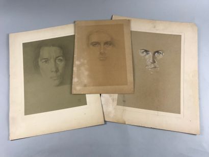null Ywan CERF (1883-1963)

Ensemble de sept portraits

Crayon et rehauts de craie...