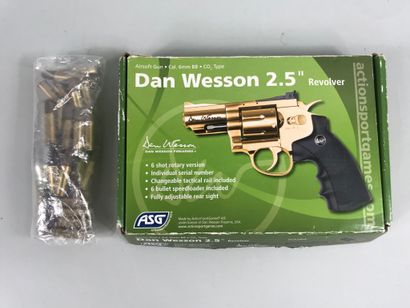 null DAN WESSON - Airsoft Revolver

Gold full Metal Hi-Power

Cal. 6 mm. BB

In box,...