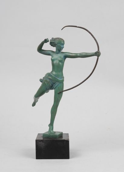 DEMARE (XXth century)

Woman with a bow

Green...