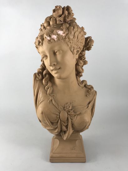 null Paul DUBOY (1830 - 1887)

Buste de jeune femme aux cheveux ornés de fleurs et...