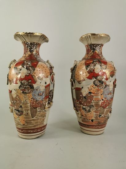 null 
SATSUMA. Late 19th - early 20th century.




Pair of porcelain vases of baluster...