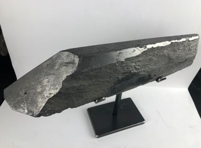 null Graphite

This "bread" of graphite, polished by man, comes from an exchange...