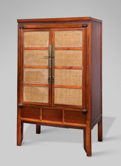 CHINA, 20th century

Natural wood cabinet...