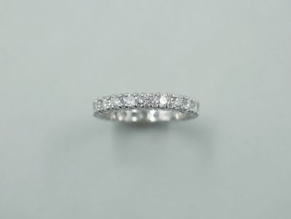 null 
American wedding band in 18k white gold set with 22 diamonds for 1.82cts approximately...