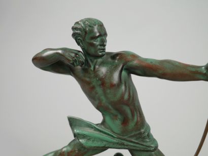 null Max LE VERRIER (1891-1973)

The spartan

Metal on stone.

Work of the 1920s.

Height:...