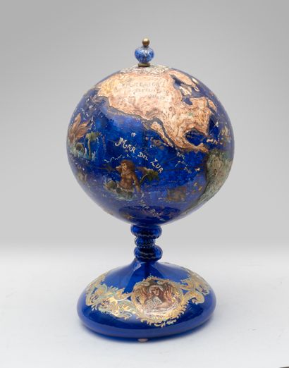 null Rarissime globe terrestre en verre soufflé et sablé de Murano couleur cobalt...