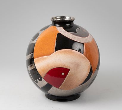 null 
Stéphane GISCLARD (1966) à LONGWY.




Lisa




Importante boule en céramique...