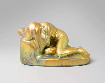 null VILMOS ZSOLNAY (1840-1900)

Reclining Nude

Proof in earthenware with green...