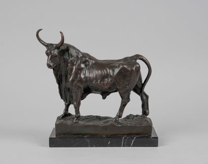 null French school of the 19th century 

Bull 

Proof in bronze with brown patina...