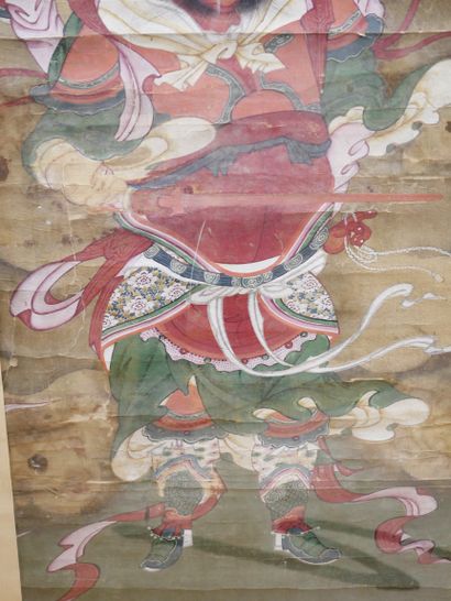 null CHINE, circa 1900. 

Deux peintures sur soie représentant deux divinités tenant...