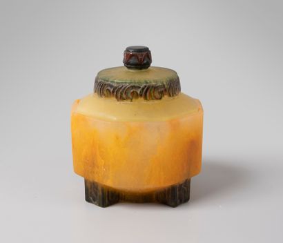 null 
Amaric WALTER (1870-1959) glassmaker and LEJAN sculptor. 




Candy box of...