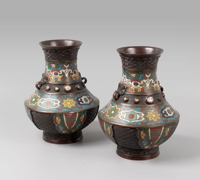 CHINA.

Pair of cloisonné bronze vases signed...