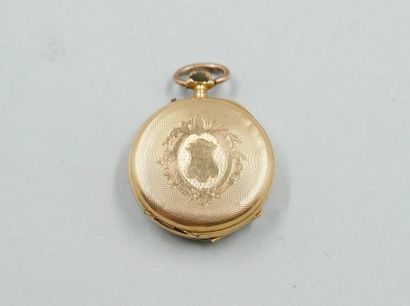 null 
Pocket watch in 18k yellow gold. (The dust cover is in metal)

PB : 16,90g...