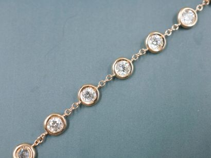 null Yellow gold bracelet 18k decorated with 14 diamonds for 2.50cts in all held...