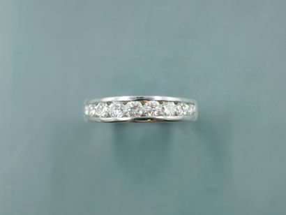 null Line ring in 18k white gold with nine diamonds in fall for about 1ct in total....