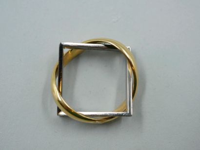 null Bague moderniste en or blanc et or jaune 18k composée d'un anneau et d'un carré...