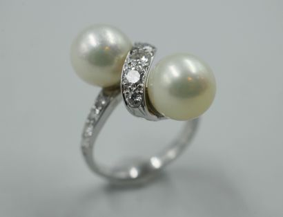 null You and me ring in 18k white gold with two cultured pearls, the setting highlighted...