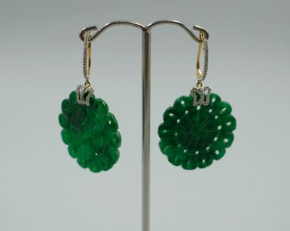 null Pair of 18k yellow gold earrings with openwork jade flowers topped by a butterfly...