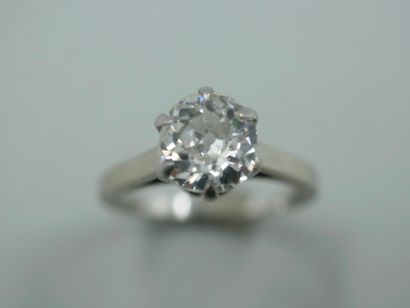 null Solitaire ring in platinum with a diamond of 1,20cts. 

PB : 3,40gr. TDD : ...