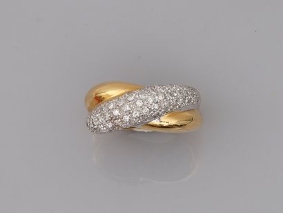 null Crossed ring in 18k yellow gold and platinum paved with diamonds. 

PB : 7,90gr....