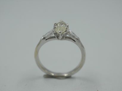 null 18k white gold ring set with a 1ct marquise-cut diamond and two marquise-cut...